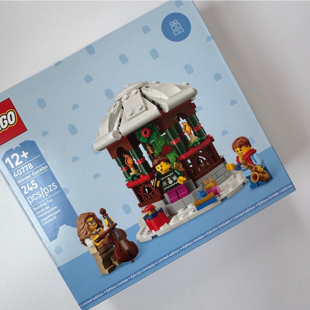 LEGO Winter Gazebo 245pcs Limited Edition 40778 - Picture 4 of 6